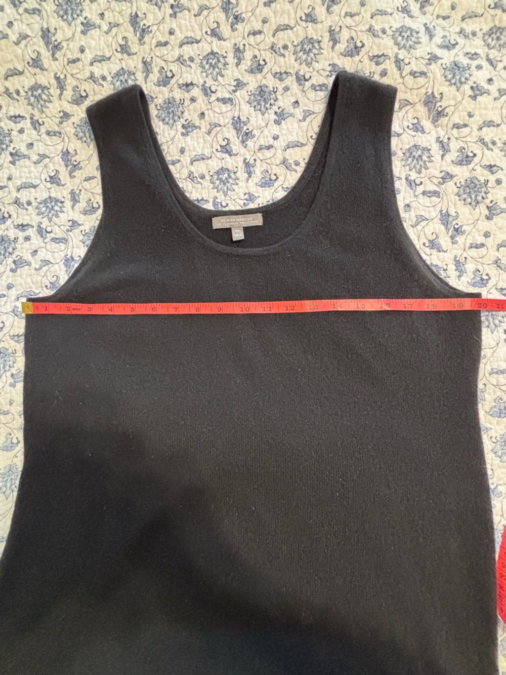 Neiman Marcus The Cashmere Collection Black
Cashmere Tank Top Plus size 2X Layer - Picture 4 of 8